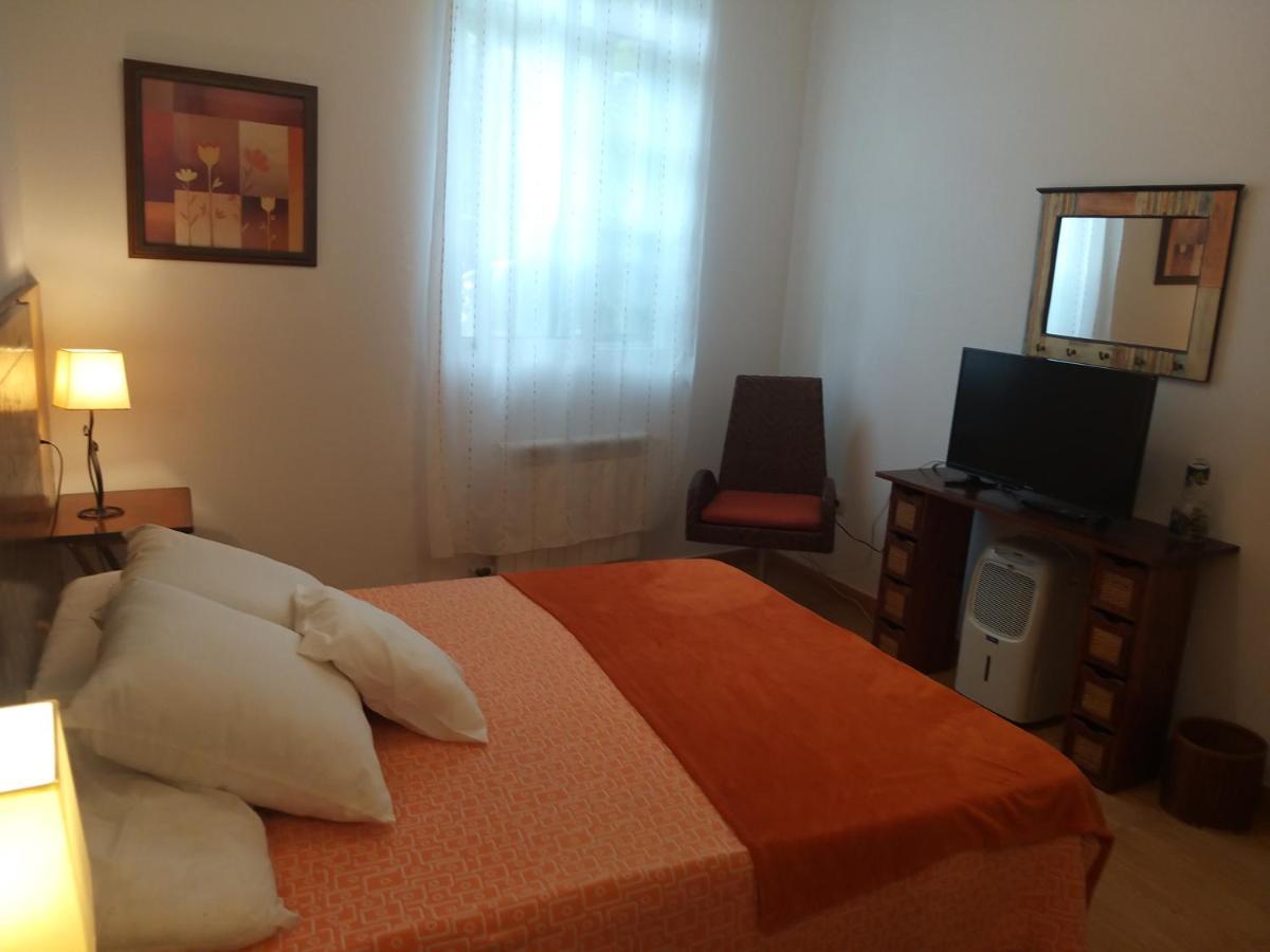 Apartamento Con Pequeno Jardin En El Centro Ferrol Exterior foto